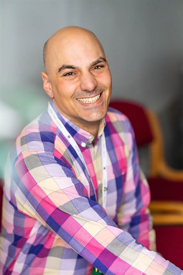 Dariush Fassihi